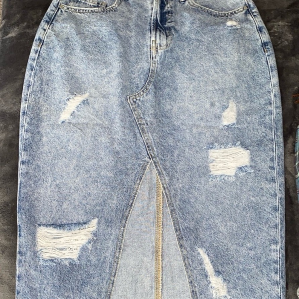 Stylish Distressed Denim Midi Skirt